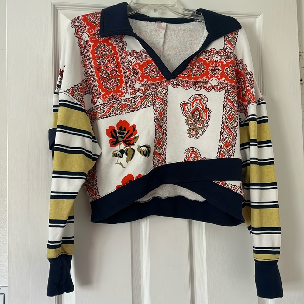 Sweatshirt Crop Top